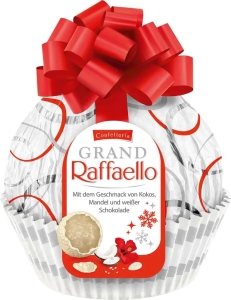 pralina Ferrero Grand Raffaello z tartym kokosem i kawałkami migdałów 125g